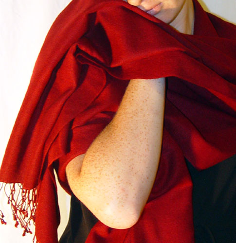 70% pashmina/30% silk medium size crimson